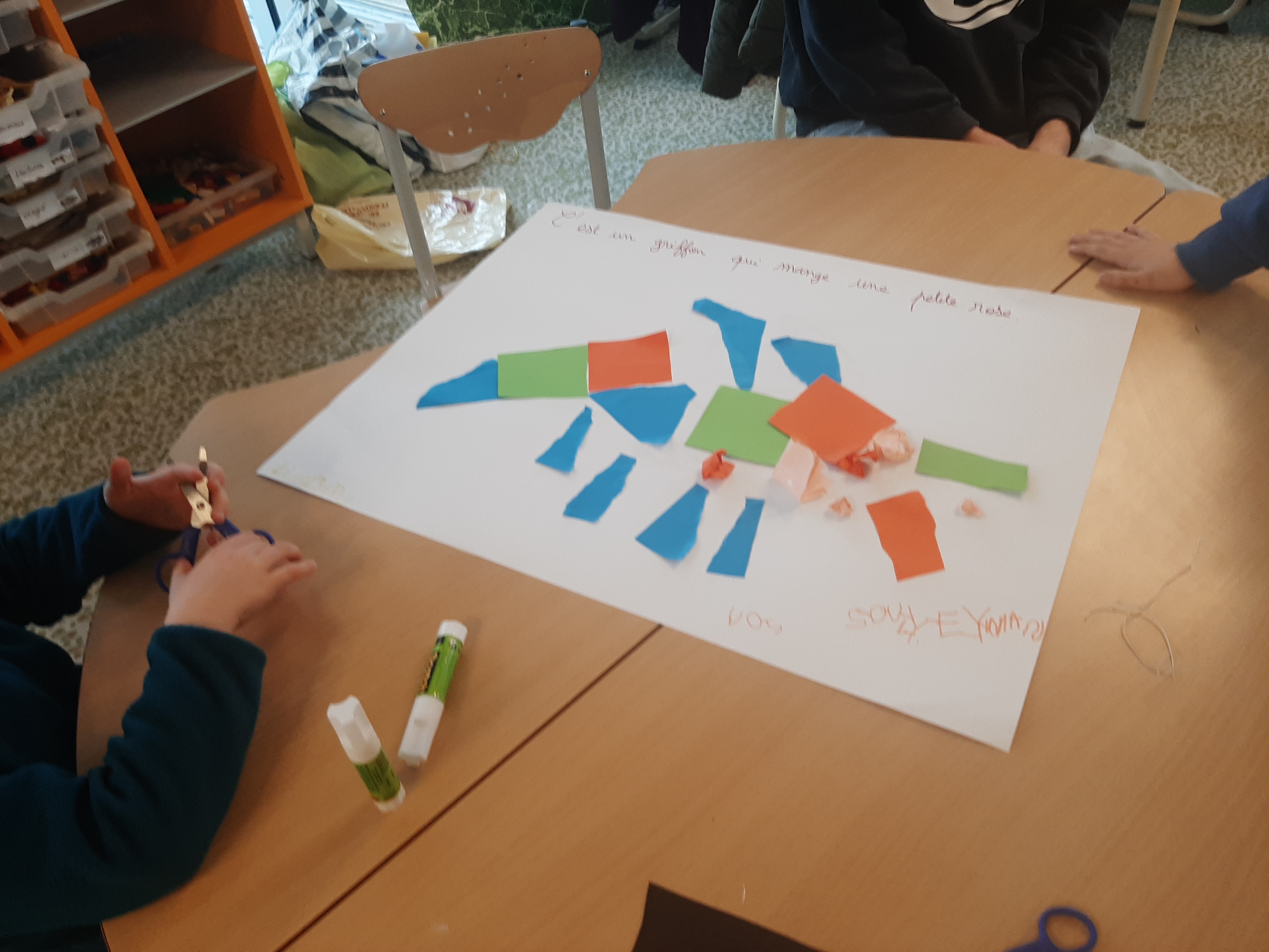 Des ateliers créatifs et artistiques dans les écoles